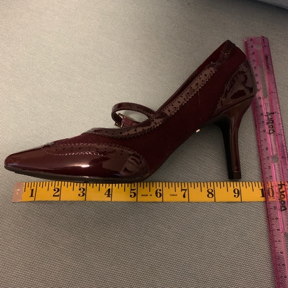 Brand New Dana Buchman Wingtip Heels - Picture 5 of 6
